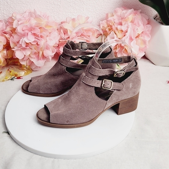 Ugg Kolaburra Ladies Bootie Open Toe Ankle shoe Sandals Size: 6 - Picture 7 of 10